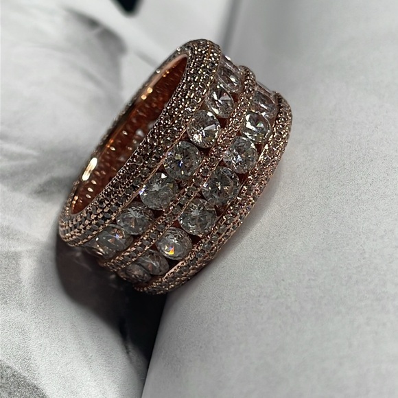 Men’s rose gold infinite ring - Picture 7 of 7